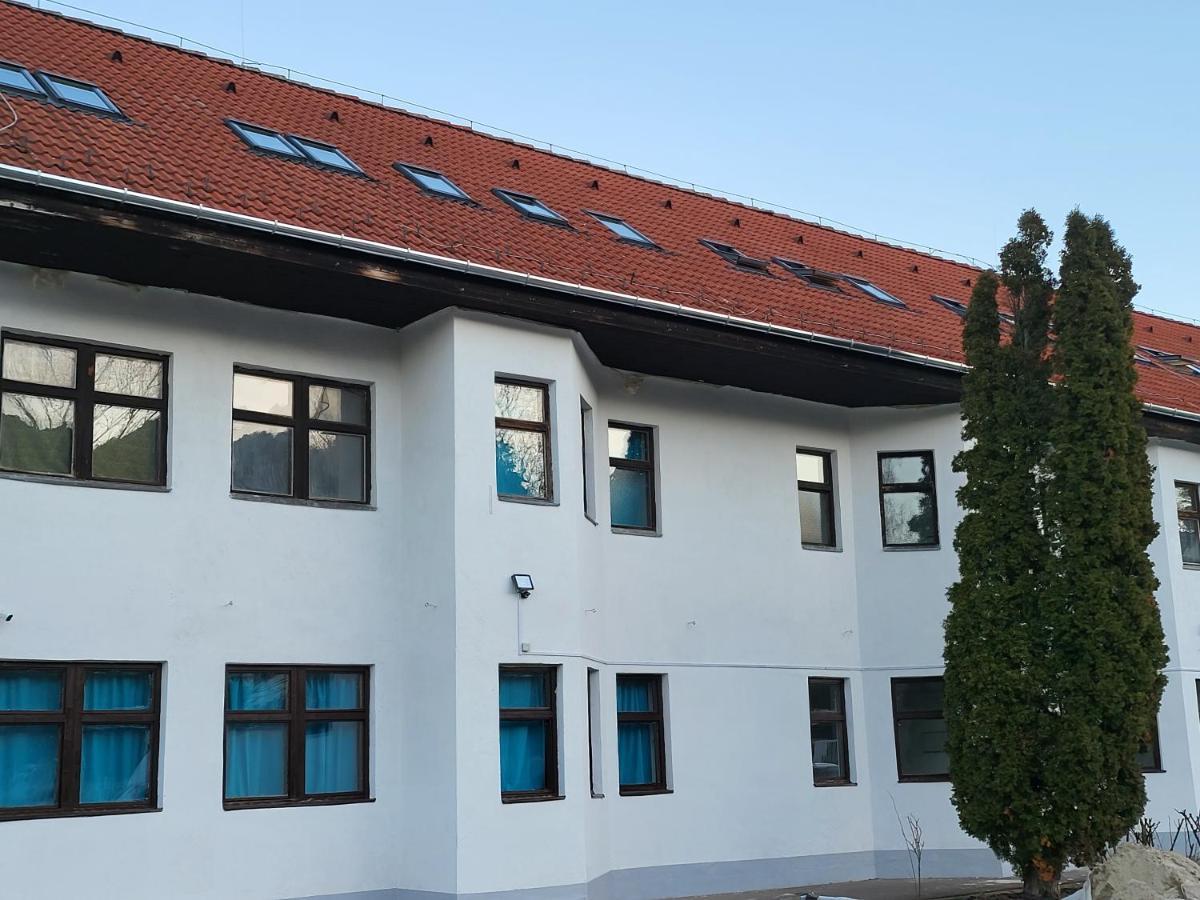 Kuelker Hostel Будапеща Екстериор снимка